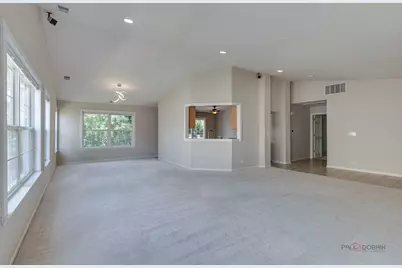 552 Saddlebrook Lane, Vernon Hills, IL 60061 - Photo 9