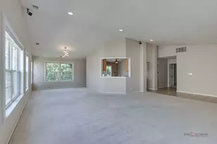 552 Saddlebrook Ln, Vernon Hills, IL 60061 - Photo 9