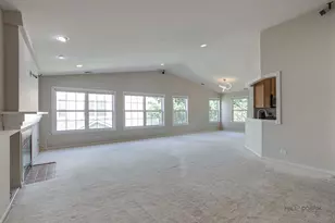 552 Saddlebrook Ln, Vernon Hills, IL 60061 - Photo 7