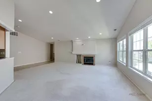 552 Saddlebrook Ln, Vernon Hills, IL 60061 - Photo 13