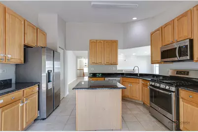 552 Saddlebrook Lane, Vernon Hills, IL 60061 - Photo 19