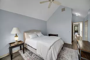 4252 W Harrington Ln, Chicago, IL 60646 - Photo 13