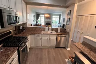 4252 W Harrington Ln, Chicago, IL 60646 - Photo 7
