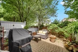 4252 W Harrington Ln, Chicago, IL 60646 - Photo 9