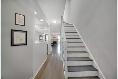 4252 W Harrington Lane, Chicago, IL 60646 - Photo 3