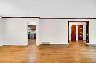 7248 N Ridge Blvd, Chicago, IL 60645 - Photo 3
