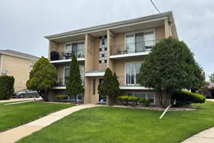 8637 Leamington Ave, Burbank, IL 60459 - Photo 1