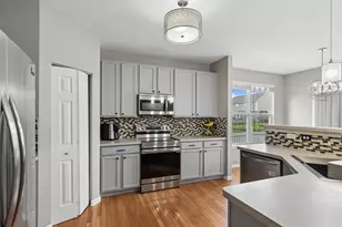 1013 Club Lake Dr, Antioch, IL 60002 - Photo 7