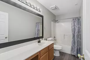 1013 Club Lake Dr, Antioch, IL 60002 - Photo 19