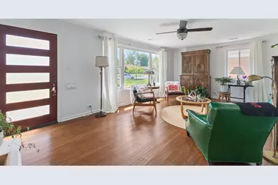 1076 S 3rd Avenue, Des Plaines, IL 60016 - Photo 3