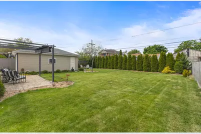 1076 S 3rd Avenue, Des Plaines, IL 60016 - Photo 15