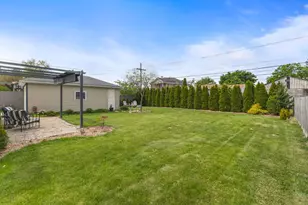 1076 S 3rd Ave, Des Plaines, IL 60016 - Photo 15