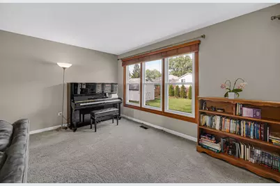 2300 Appleby Drive, Wheaton, IL 60189 - Photo 3
