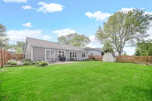 2300 Appleby Dr, Wheaton, IL 60189 - Photo 21