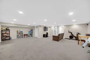 2300 Appleby Dr, Wheaton, IL 60189 - Photo 17