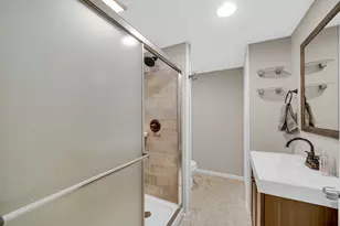 2300 Appleby Dr, Wheaton, IL 60189 - Photo 19