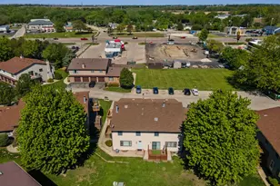1844 Kerrybrook Ct, Sycamore, IL 60178 - Photo 3