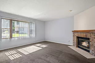 1844 Kerrybrook Ct, Sycamore, IL 60178 - Photo 11