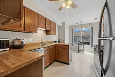 240 Southwick Court #240, Vernon Hills, IL 60061 - Photo 7