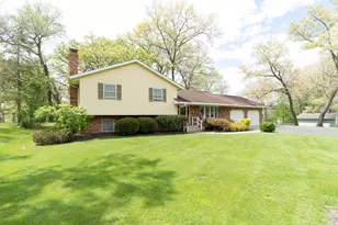 10594 Grover Oaks Rd, Roscoe, IL 61073 - Photo 3