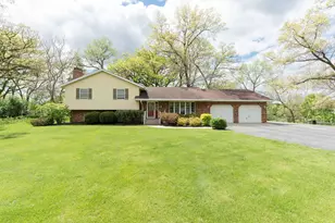 10594 Grover Oaks Rd, Roscoe, IL 61073 - Photo 5