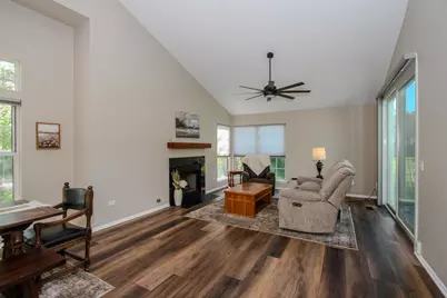 446 Cromwell Circle #1, Bartlett, IL 60103 - Photo 3