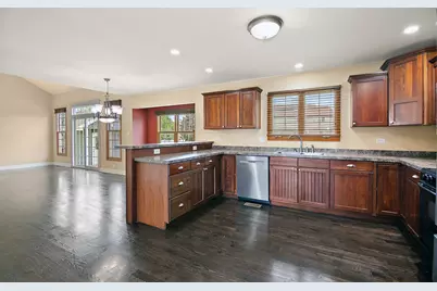 1123 Meadow Path, Manteno, IL 60950 - Photo 5