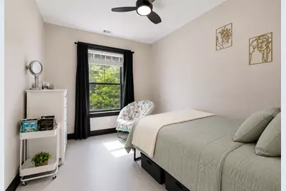 3245 N Lakewood Avenue #3, Chicago, IL 60657 - Photo 9