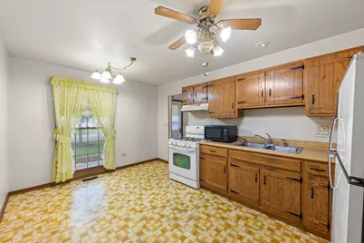 1406 Kaskaskia Avenue, Elgin, IL 60123 - Photo 9