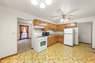 1406 Kaskaskia Avenue, Elgin, IL 60123 - Photo 13