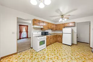 1406 Kaskaskia Ave, Elgin, IL 60123 - Photo 13