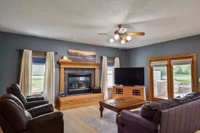 1816 Cardinal Court, Pontiac, IL 61764 - Photo 17
