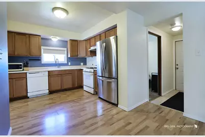 3233 Elisha Avenue, Zion, IL 60099 - Photo 9