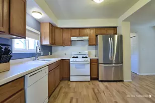 3233 Elisha Ave, Zion, IL 60099 - Photo 7
