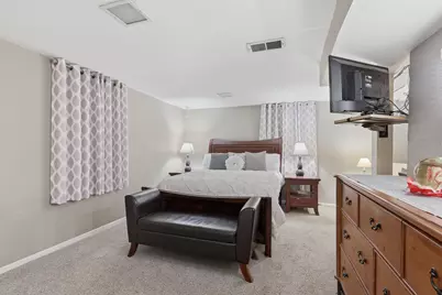 1920 E 31st Street, Davenport, IA 52807 - Photo 15