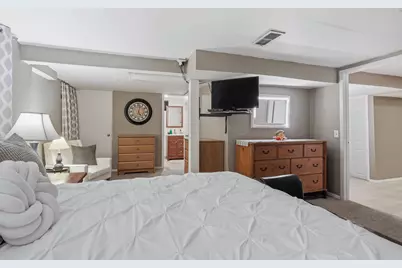 1920 E 31st Street, Davenport, IA 52807 - Photo 13