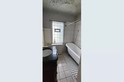 8443 S Manistee Avenue, Chicago, IL 60617 - Photo 9