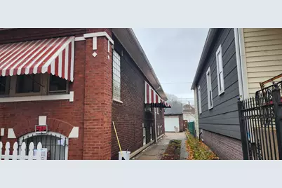 8443 S Manistee Avenue, Chicago, IL 60617 - Photo 3