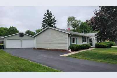 1500 Woodland Drive, Sycamore, IL 60178 - Photo 3