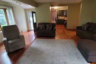 1500 Woodland Dr, Sycamore, IL 60178 - Photo 5