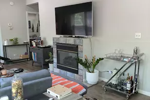 828 W Agatite Ave, Chicago, IL 60640 - Photo 3