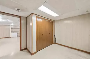 5216 Lee St, Skokie, IL 60077 - Photo 15