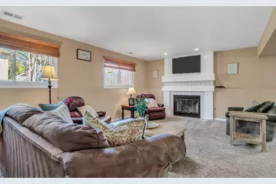 130 Lisk Drive, Hainesville, IL 60030 - Photo 5