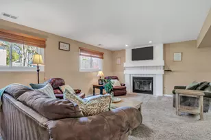 130 Lisk Dr, Hainesville, IL 60030 - Photo 5