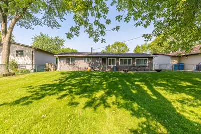 6847 Hawthorne Lane, Hanover Park, IL 60133 - Photo 17