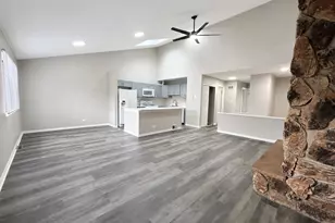 56 Century Dr, Roselle, IL 60172 - Photo 7