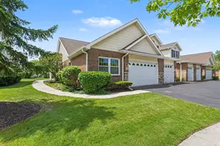 10948 Deblin Ln, Oak Lawn, IL 60453 - Photo 1