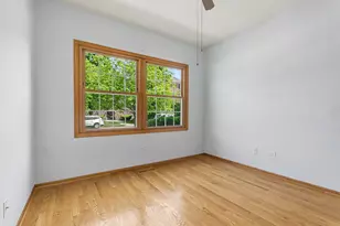 10948 Deblin Ln, Oak Lawn, IL 60453 - Photo 11