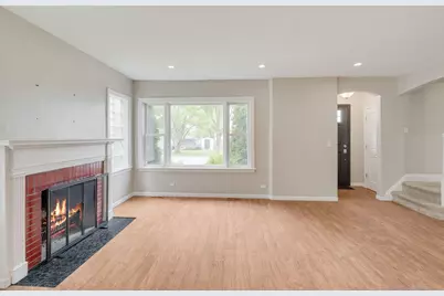 9535 S Fairfield Avenue, Evergreen Park, IL 60805 - Photo 3