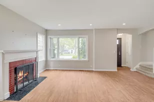 9535 S Fairfield Ave, Evergreen Park, IL 60805 - Photo 3